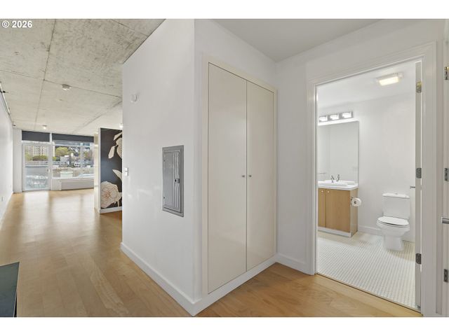 1926 W BURNSIDE St 812, Portland, OR 97209