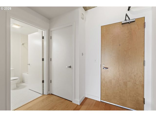 1926 W BURNSIDE St 812, Portland, OR 97209