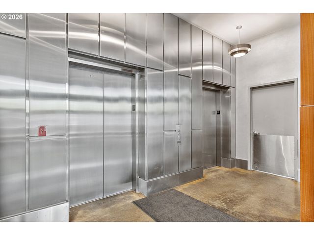 1926 W BURNSIDE St 812, Portland, OR 97209