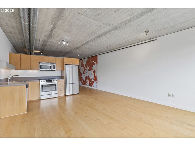 1926 W BURNSIDE St 812, Portland, OR 97209