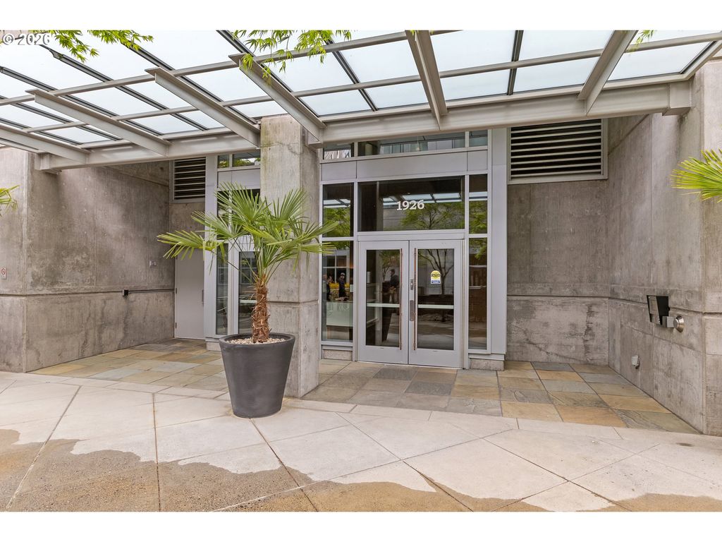 1926 W BURNSIDE St 812, Portland, OR 97209