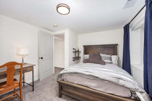 1059 Cumberland Avenue SE, Lowell, MI 49331