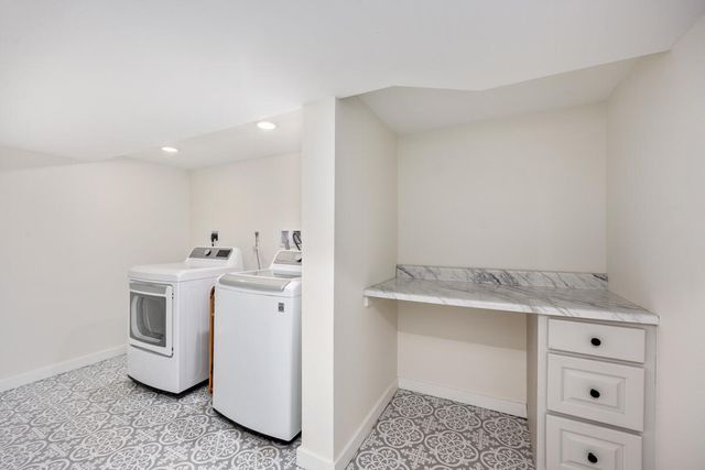 1059 Cumberland Avenue SE, Lowell, MI 49331
