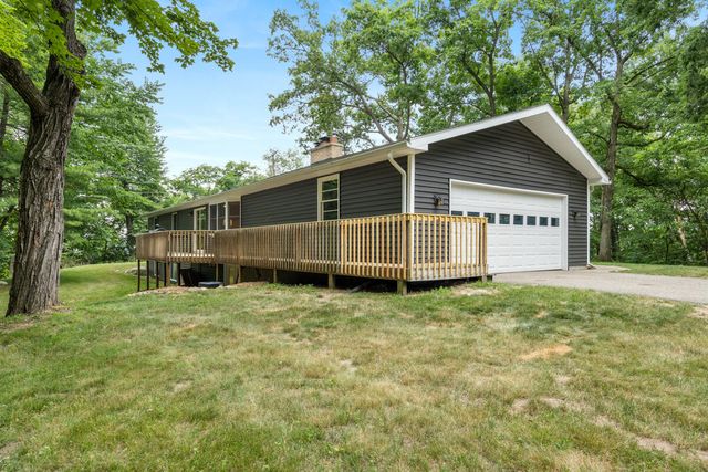 1059 Cumberland Avenue SE, Lowell, MI 49331