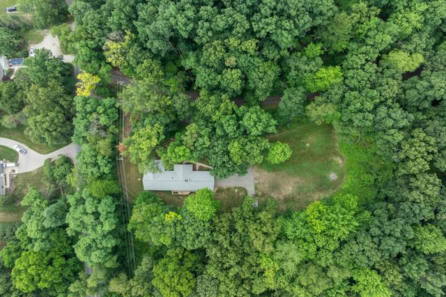 1059 Cumberland Avenue SE, Lowell, MI 49331