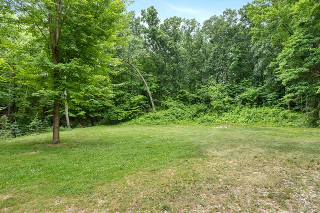 1059 Cumberland Avenue SE, Lowell, MI 49331