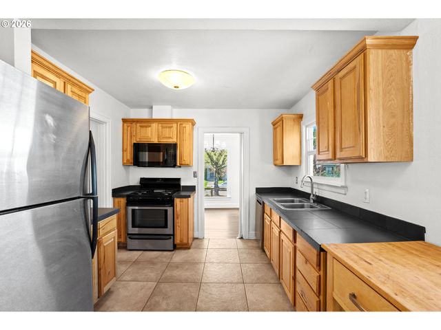 6312 N MONTANA Ave, Portland, OR 97217