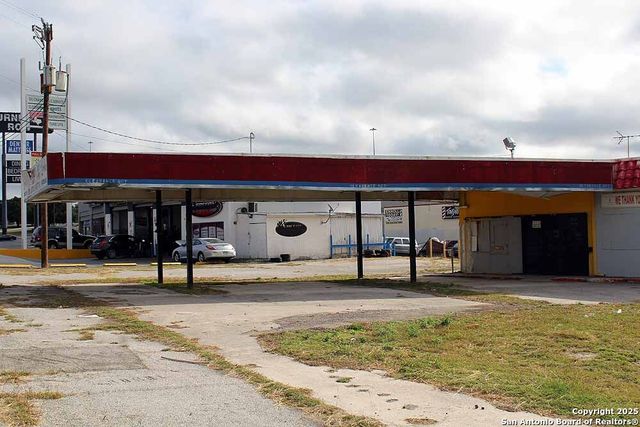 6850 Ingram Rd, San Antonio, TX 78238