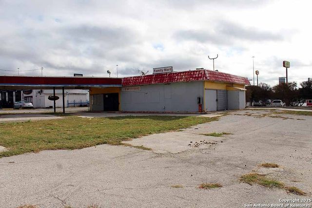 6850 Ingram Rd, San Antonio, TX 78238