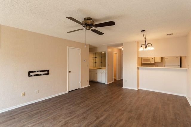 1602 Mill ST C, San Marcos, TX 78666