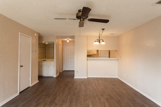 1602 Mill ST C, San Marcos, TX 78666