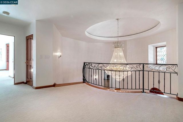 74 Yarrow Valley Ln, Orinda, CA 94563