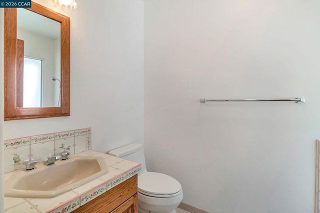 74 Yarrow Valley Ln, Orinda, CA 94563