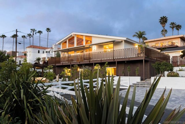 1551 Burgundy Rd, Encinitas, CA 92024