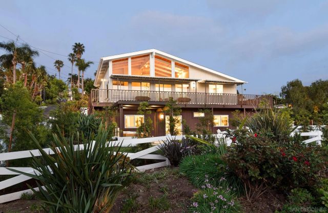 1551 Burgundy Rd, Encinitas, CA 92024