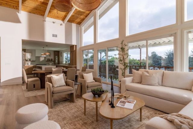 1551 Burgundy Rd, Encinitas, CA 92024