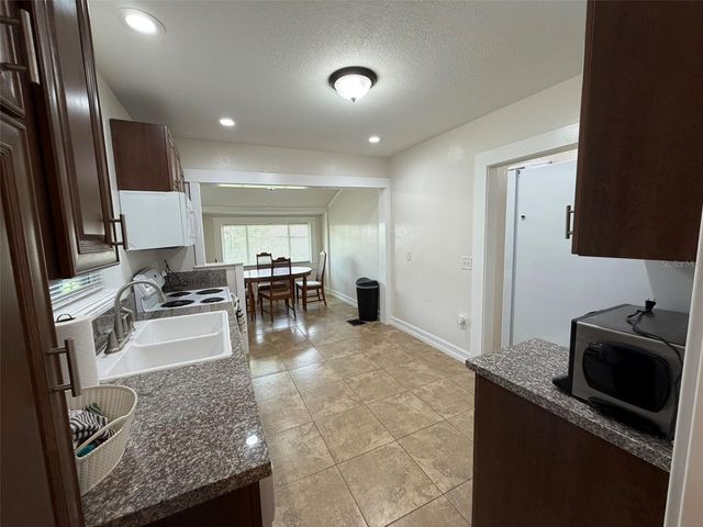 903 E NEW YORK AVENUE, Deland, FL 32724