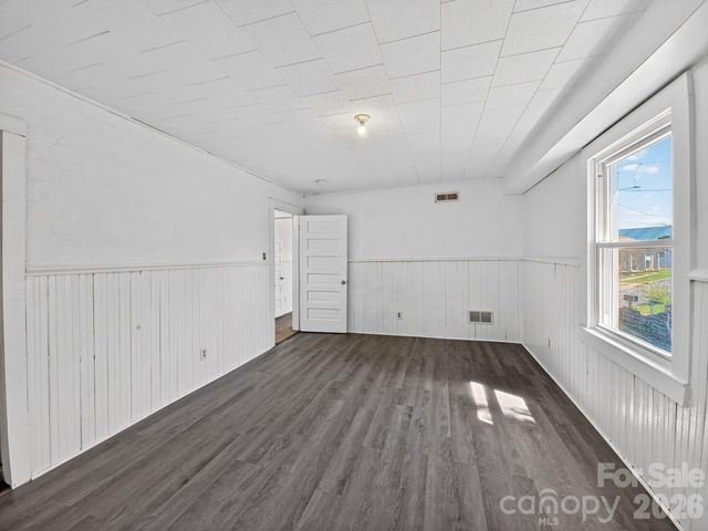 80 Ridge Street, Marion, NC 28752