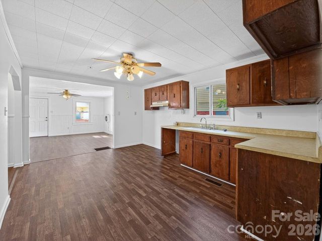 80 Ridge Street, Marion, NC 28752