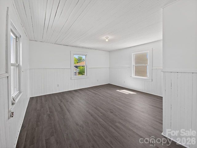 80 Ridge Street, Marion, NC 28752