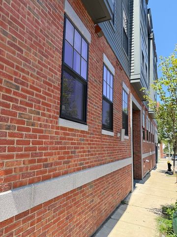30 Polk St 206, Boston, MA 02129
