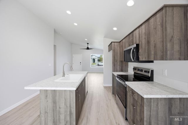 4400 Dayton St, Caldwell, ID 83605