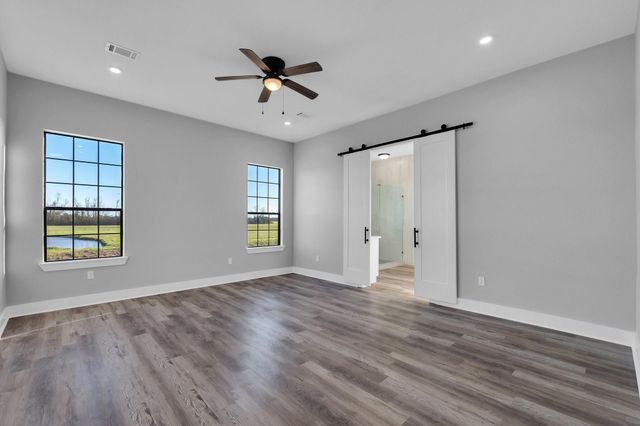 519 Chuckwagon Trail, Angleton, TX 77515