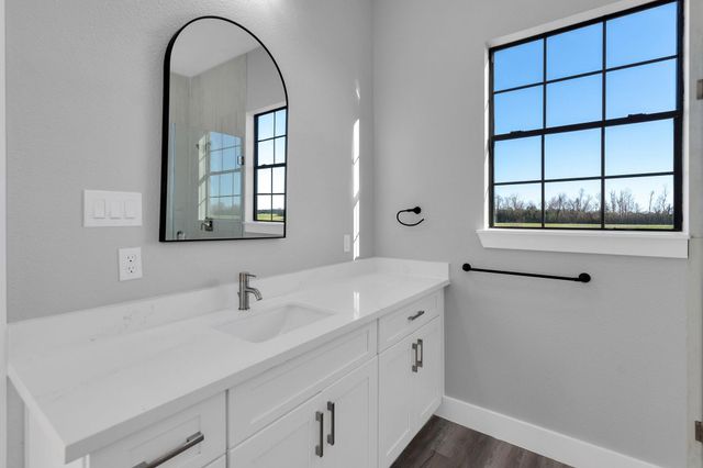 519 Chuckwagon Trail, Angleton, TX 77515