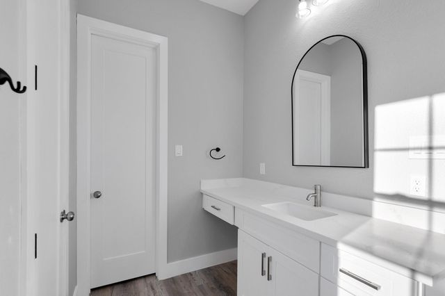 519 Chuckwagon Trail, Angleton, TX 77515