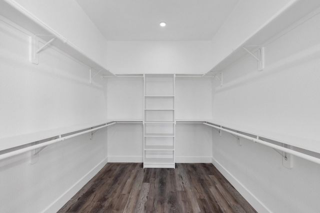 519 Chuckwagon Trail, Angleton, TX 77515