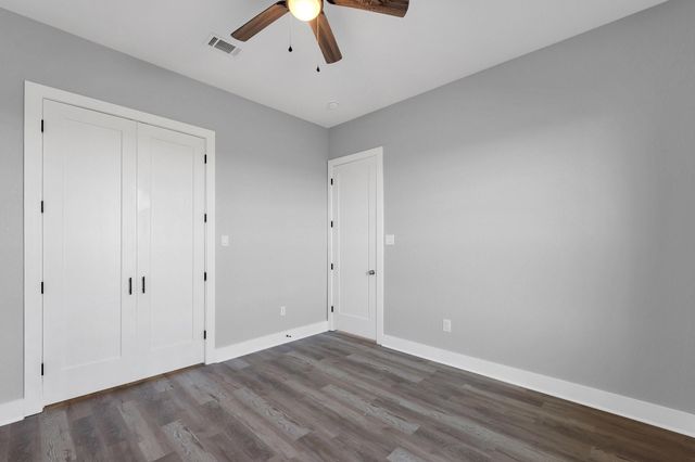 519 Chuckwagon Trail, Angleton, TX 77515