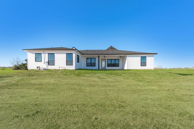 519 Chuckwagon Trail, Angleton, TX 77515