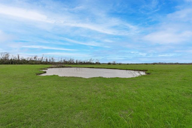 519 Chuckwagon Trail, Angleton, TX 77515