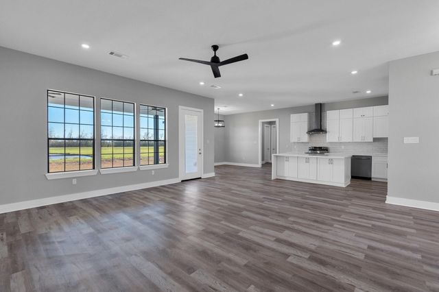 519 Chuckwagon Trail, Angleton, TX 77515