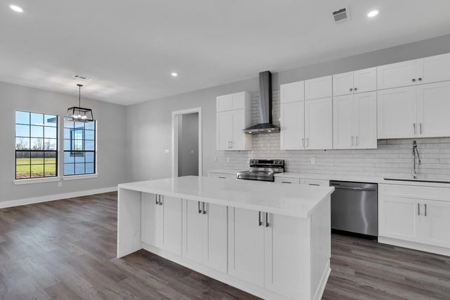 519 Chuckwagon Trail, Angleton, TX 77515