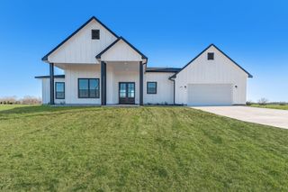 519 Chuckwagon Trail, Angleton, TX 77515