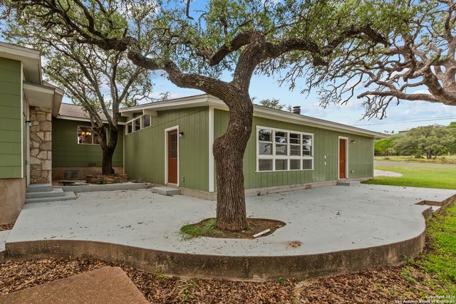 224 W Lower Crabapple, Fredericksburg, TX 78624