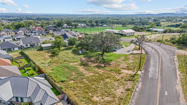 224 W Lower Crabapple, Fredericksburg, TX 78624