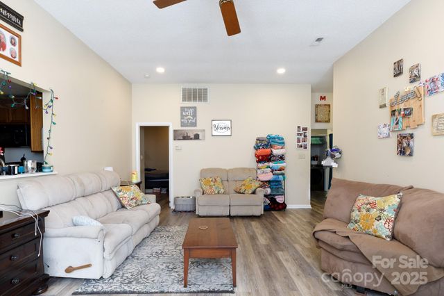 8601 Findon Place, Charlotte, NC 28215