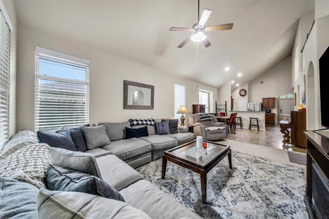 9978 Sterling Place Drive, Conroe, TX 77303