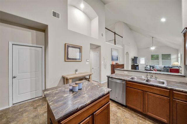 9978 Sterling Place Drive, Conroe, TX 77303