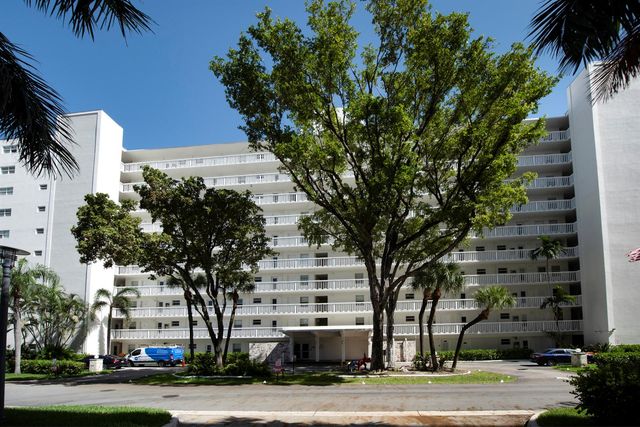 2555 NE 11th Street 803, Fort Lauderdale, FL 33304