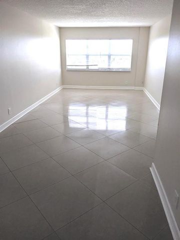2555 NE 11th Street 803, Fort Lauderdale, FL 33304
