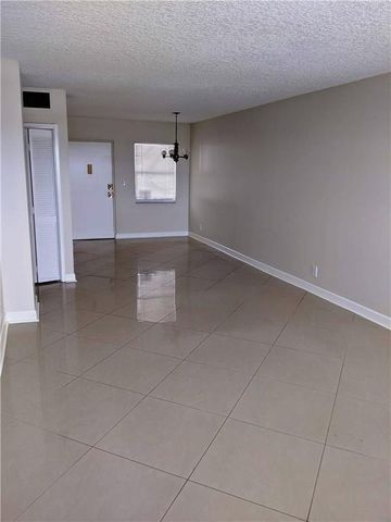 2555 NE 11th Street 803, Fort Lauderdale, FL 33304