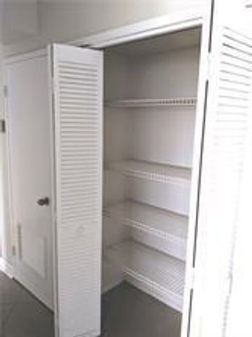 2555 NE 11th Street 803, Fort Lauderdale, FL 33304