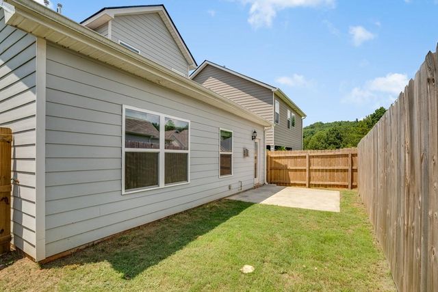 24 Castlemoor Loop, Adairsville, GA 30103