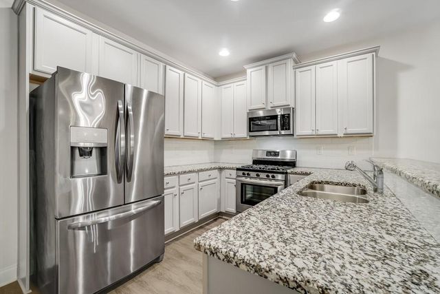 24 Castlemoor Loop, Adairsville, GA 30103