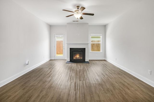 24 Castlemoor Loop, Adairsville, GA 30103