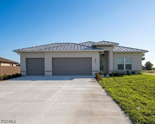 205 NE 21ST AVE, Cape Coral, FL 33993