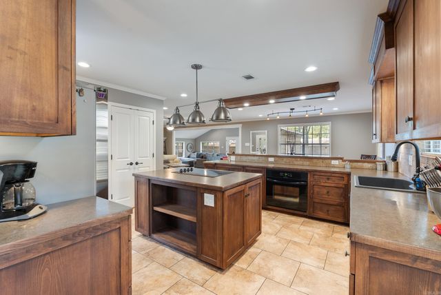 11 Red Oak Drive, Conway, AR 72034